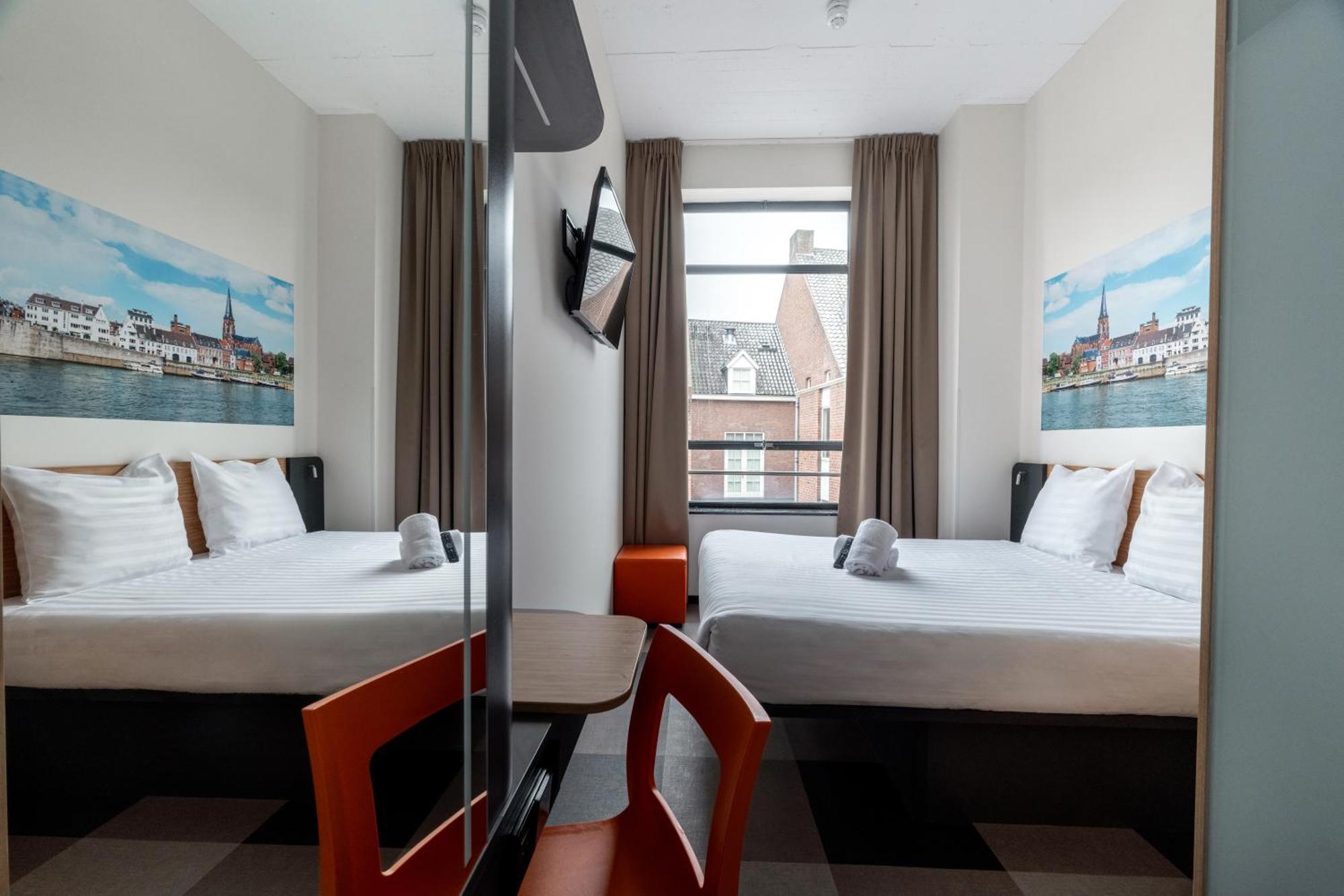 Easyhotel Scheveningen Hotel 2*