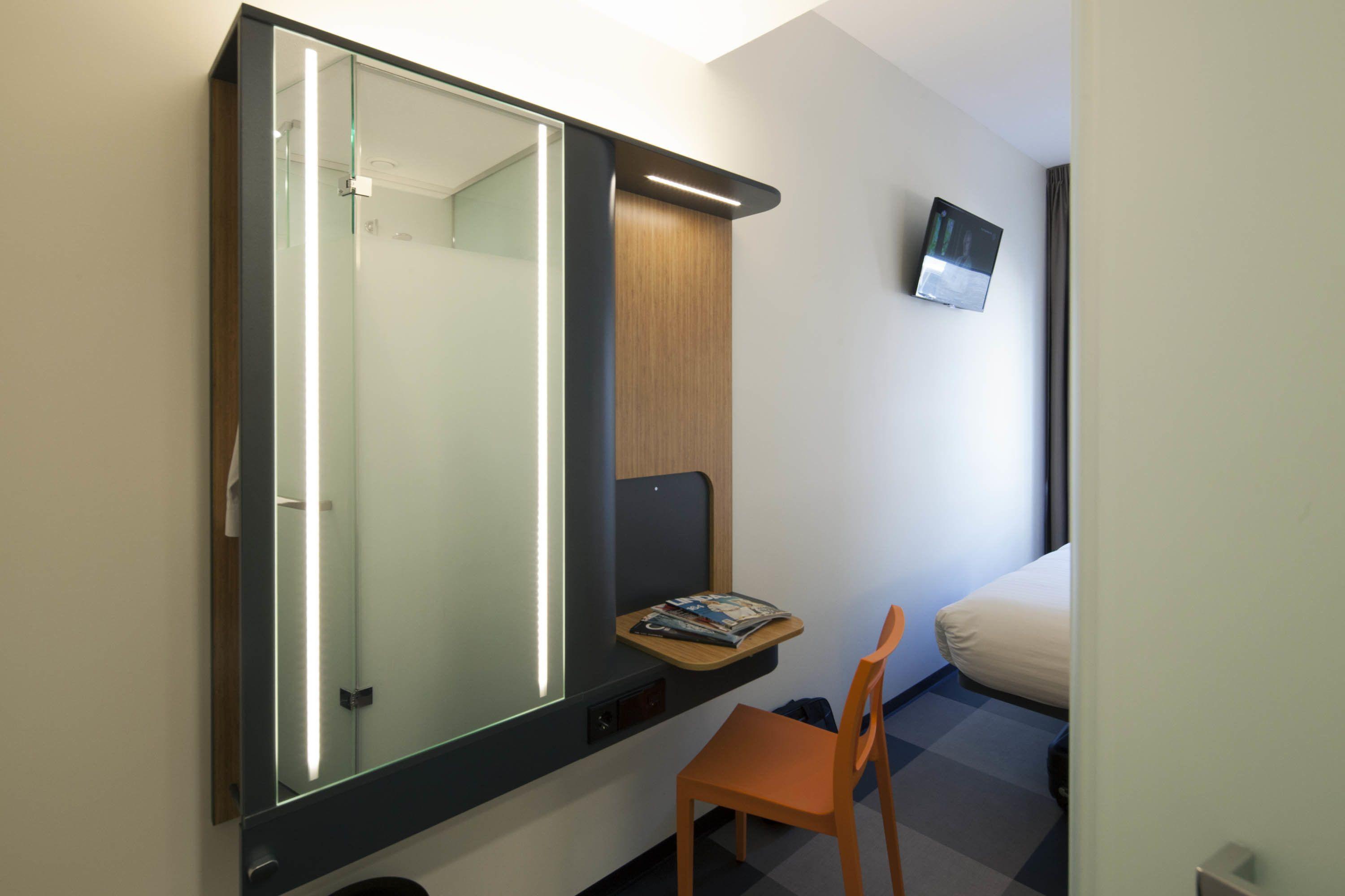 Hotel Easyhotel Scheveningen 2*