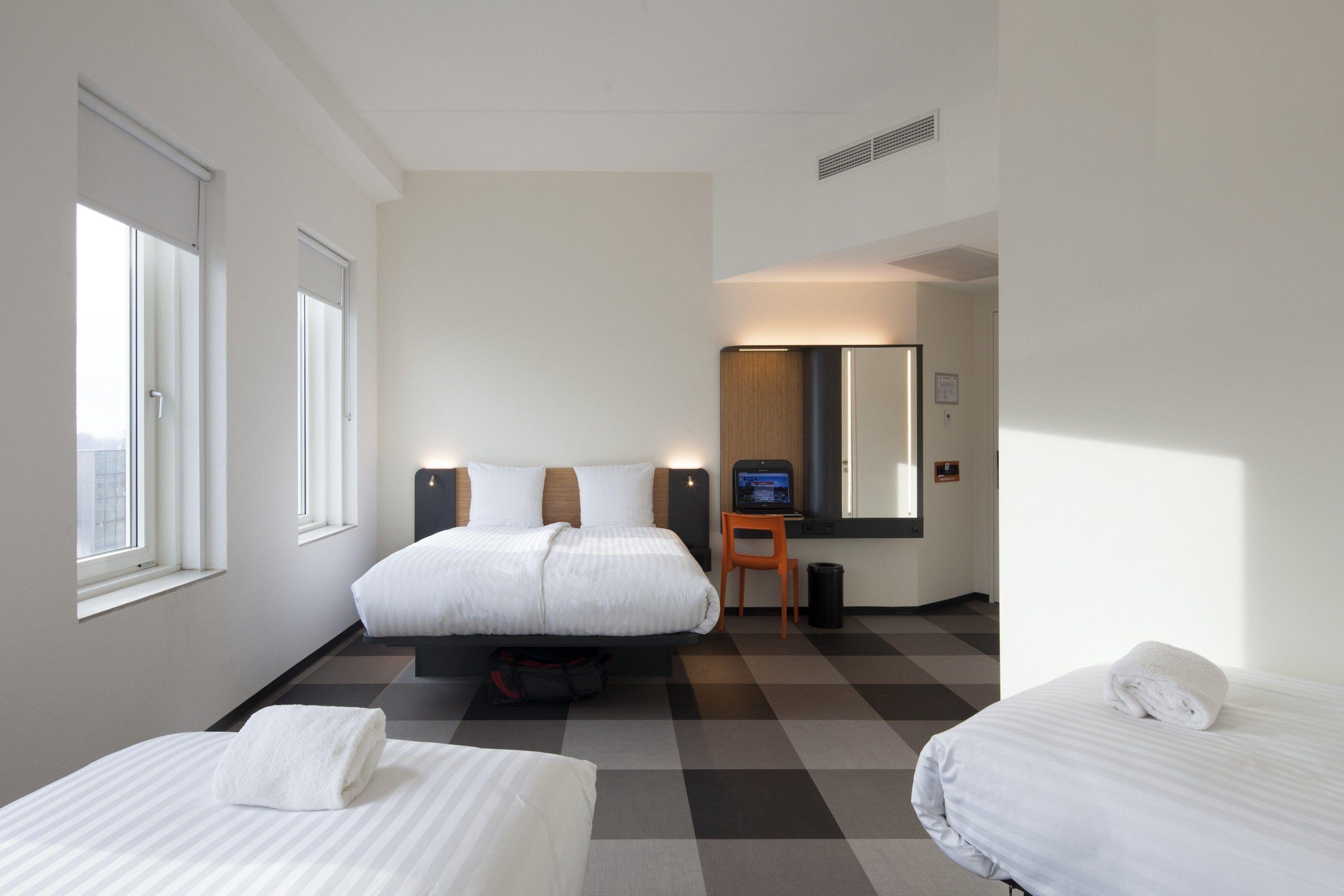 Hotel Easyhotel Scheveningen 2*