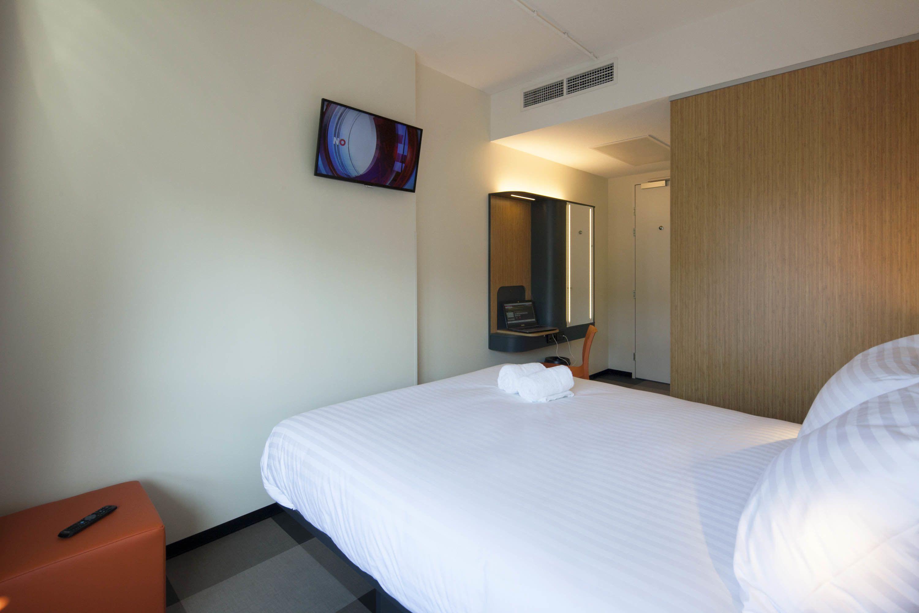 Easyhotel Scheveningen Hotel 2*